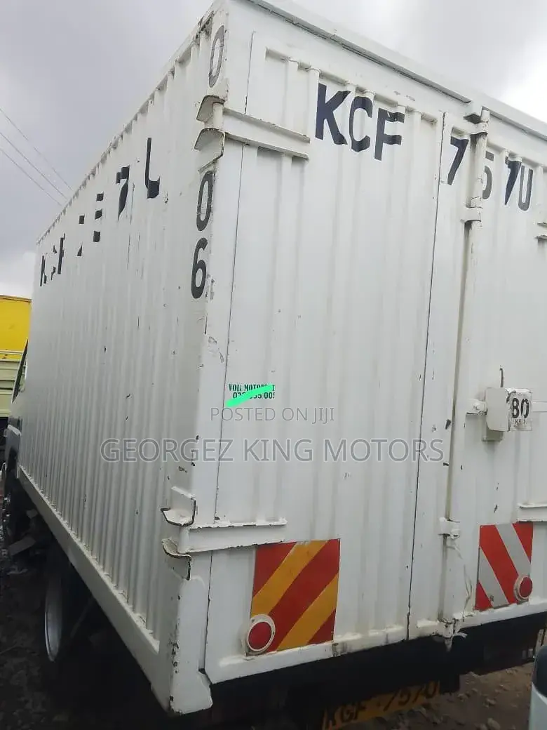 Isuzu Canter 2015 White