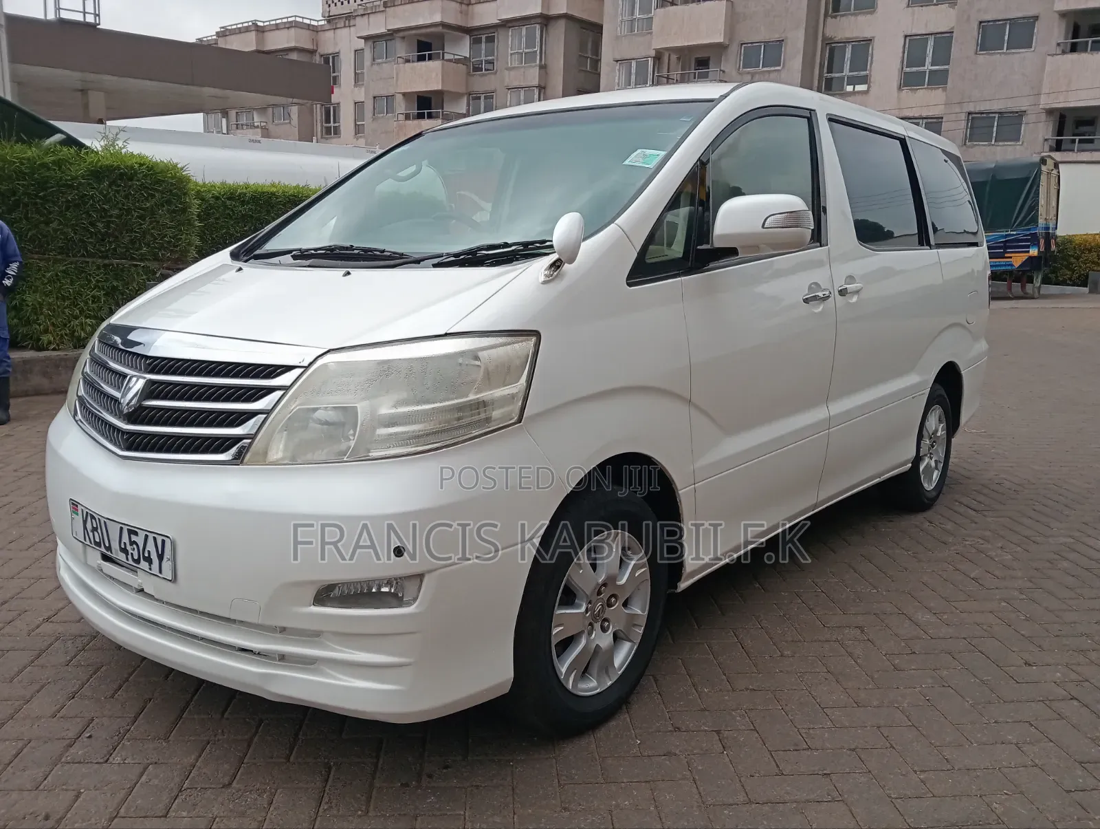 Toyota Alphard 2.4 Petrol FWD 2006 White