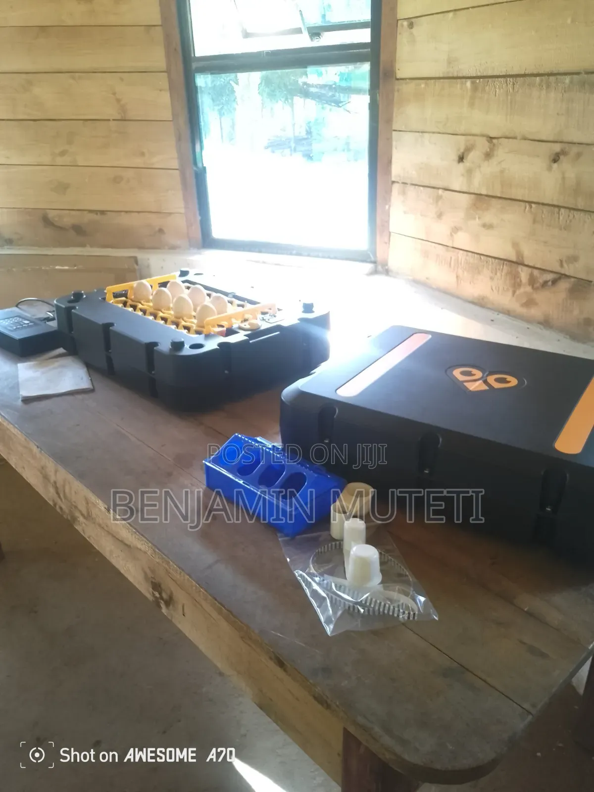 Incubator, Solar and Battery