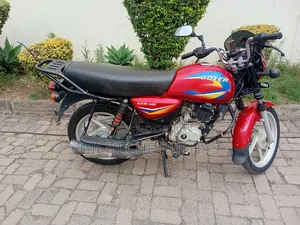 Bajaj Boxer 125 2025 Red