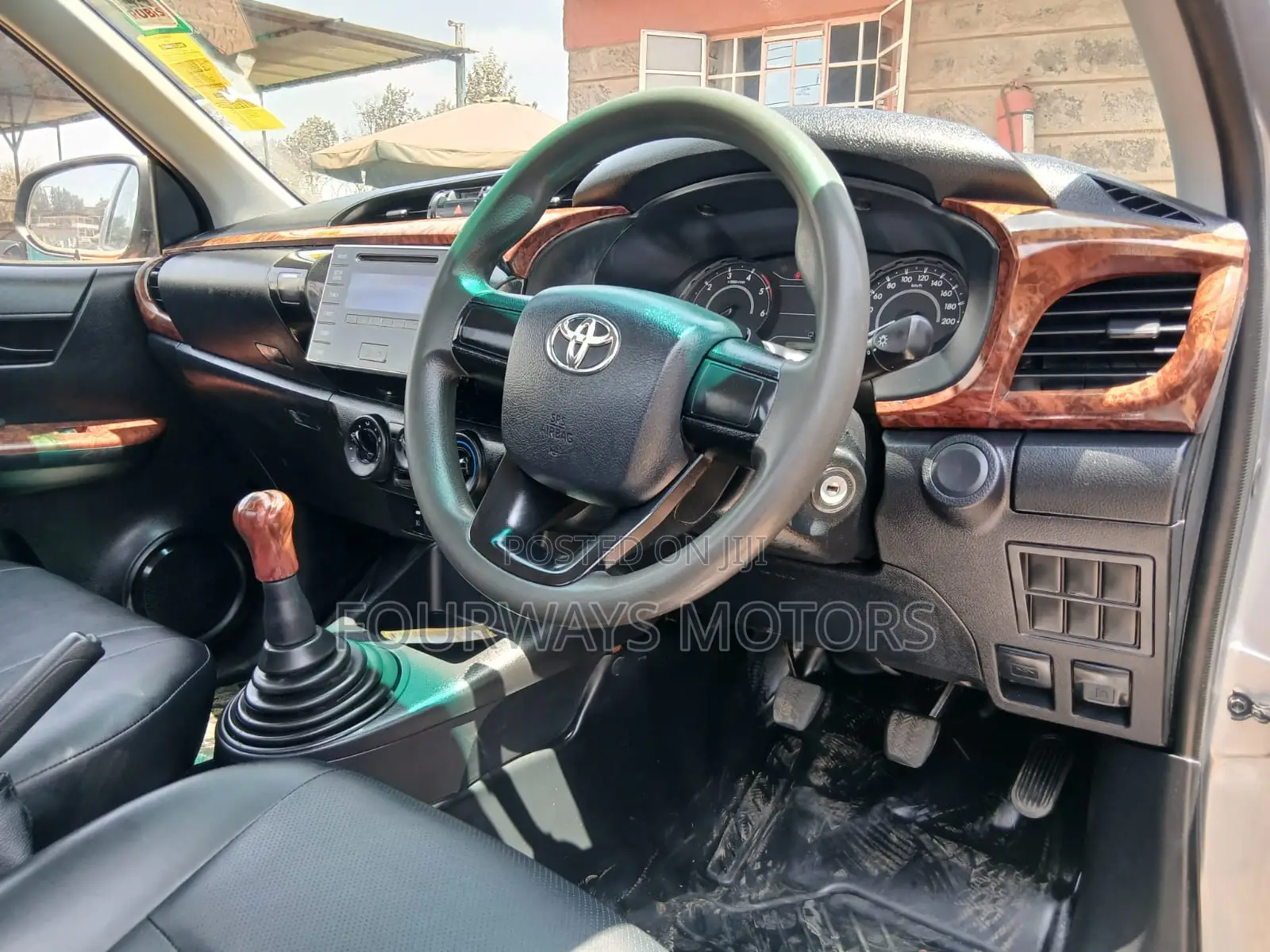 Toyota Hilux 2018 Gray