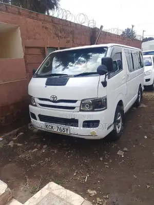 Toyota HiAce 2009 White