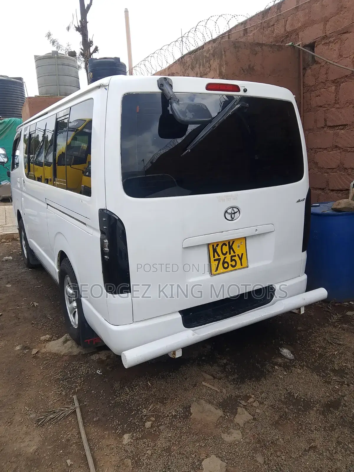Toyota HiAce 2009 White