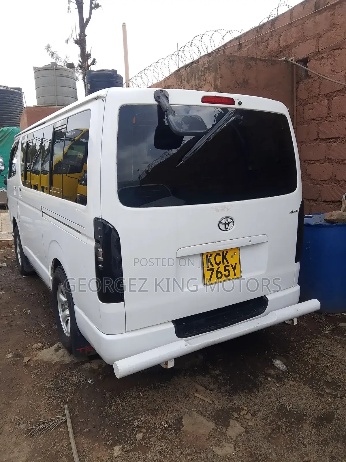 Toyota HiAce 2009 White