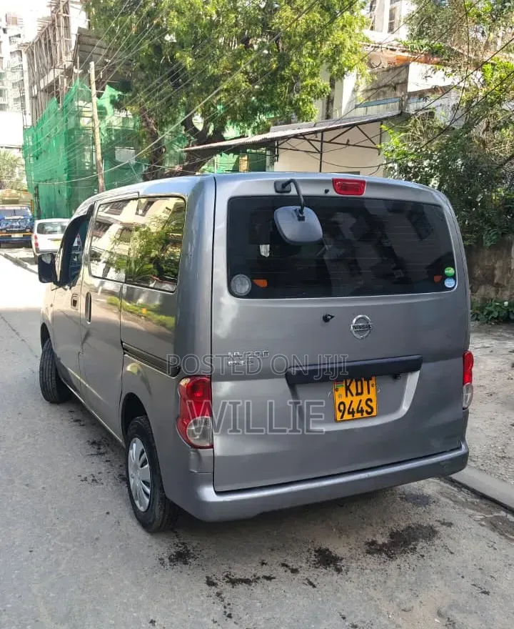 Nissan NV200 2018 Beige