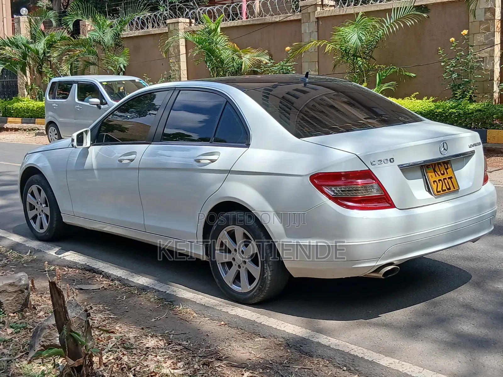 Mercedes-Benz C200 2011 White