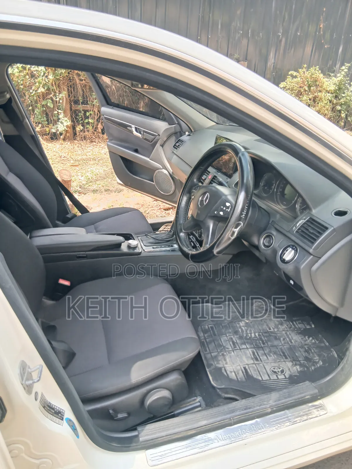 Mercedes-Benz C200 2011 White