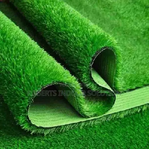 Grass Carpet That Turns Small Concrete Slabs Into Cozy Retreats