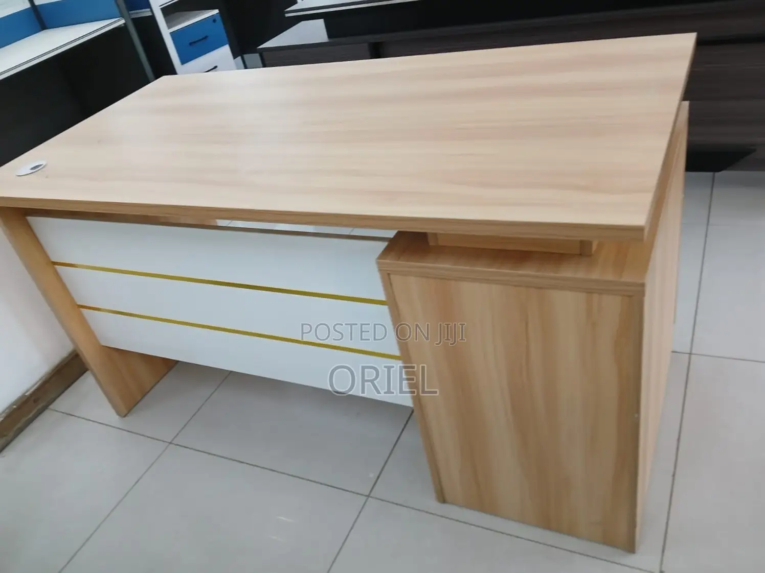 Executive Office Desk : 1.4M Staff Desk With Storage