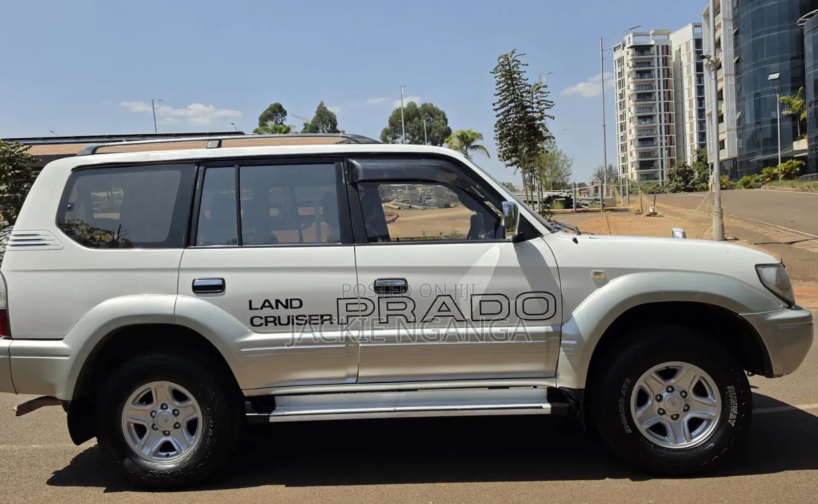 Toyota Land Cruiser Prado 1998 White