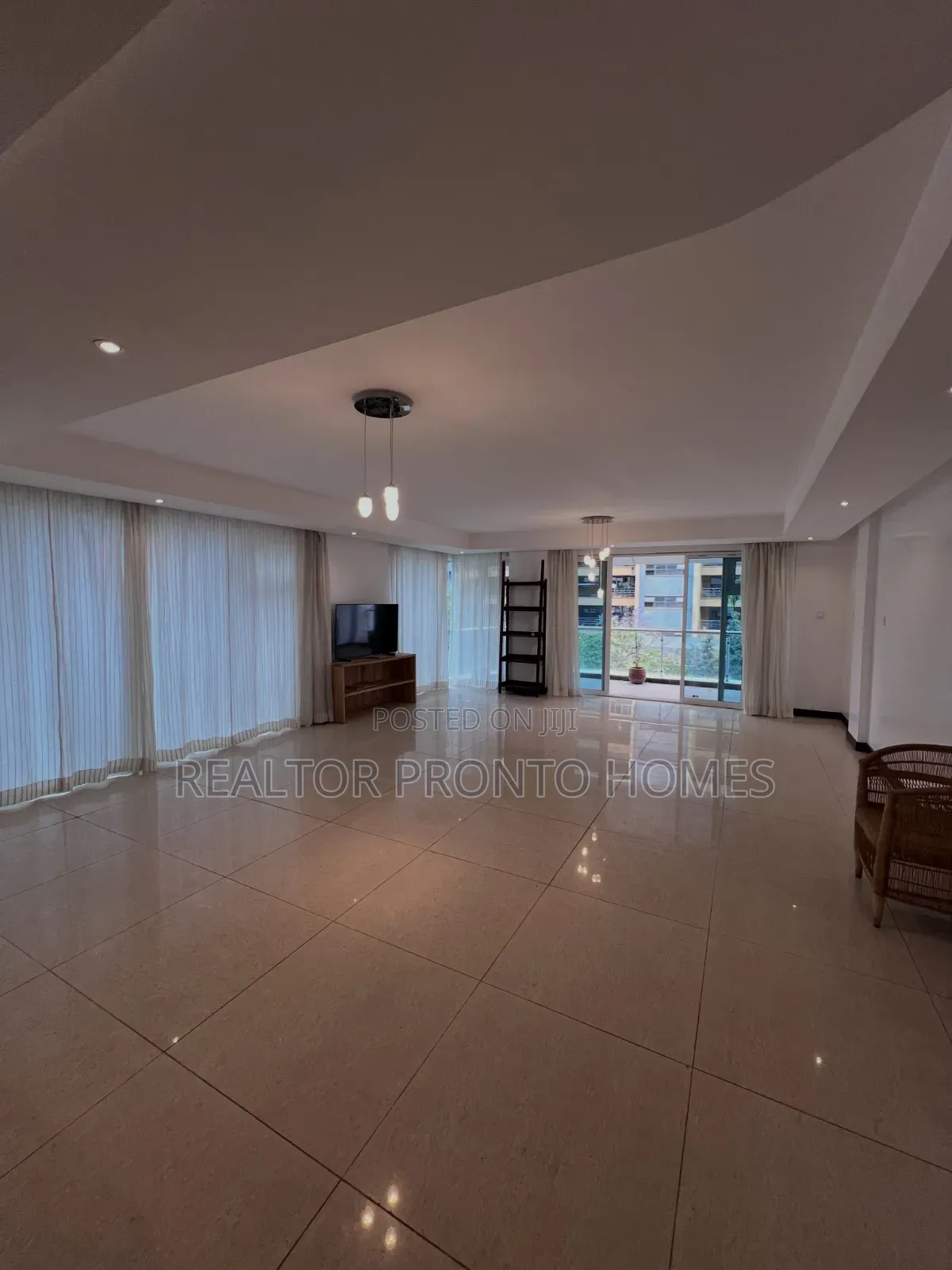 4bdrm Apartment in Riverside for rent