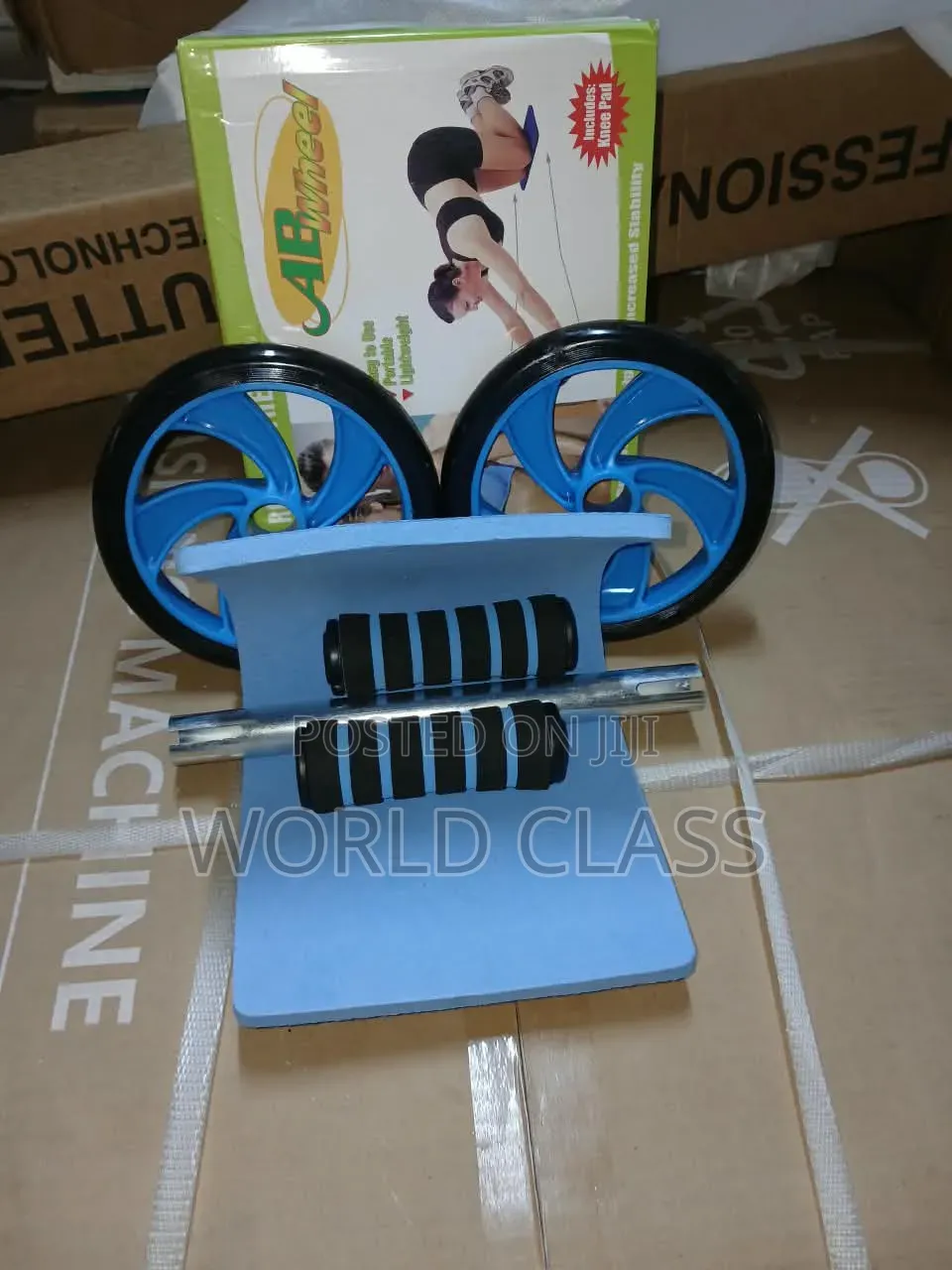 Ab Roller With Non-Slip Foam Handles and a Mat