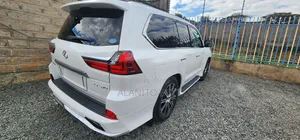 Lexus LX 2019 White