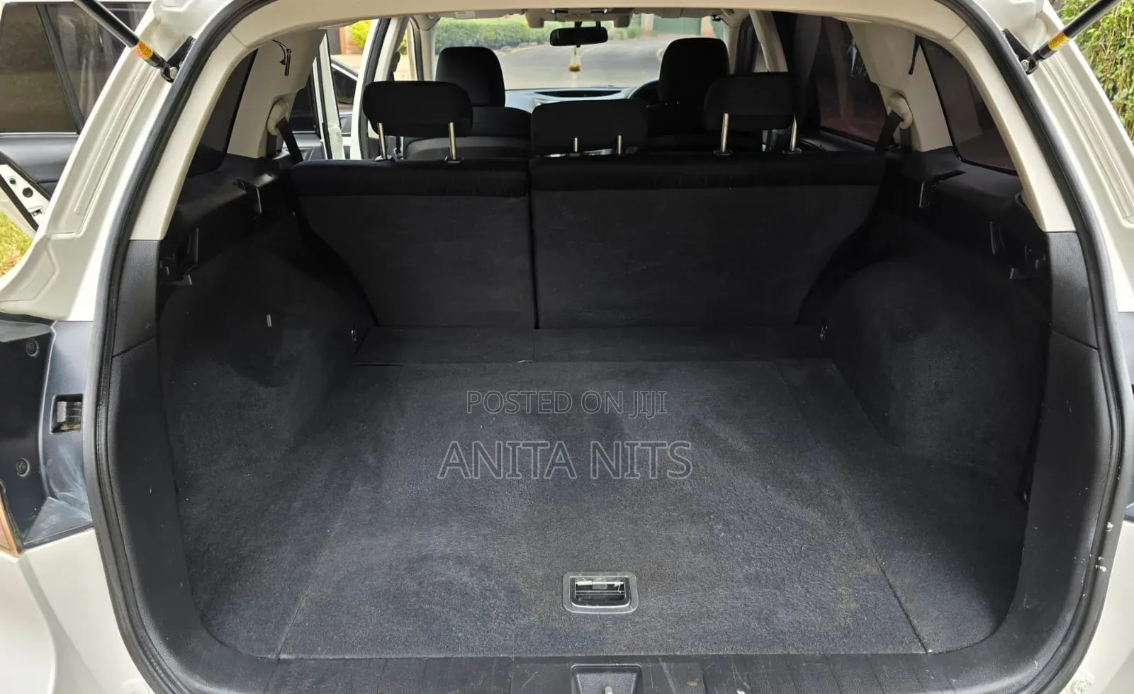 Subaru Legacy 2012 White