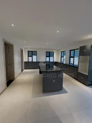 6bdrm Mansion in Runda for rent