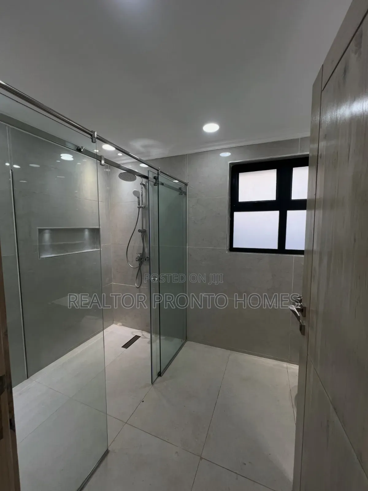 6bdrm Mansion in Runda for rent