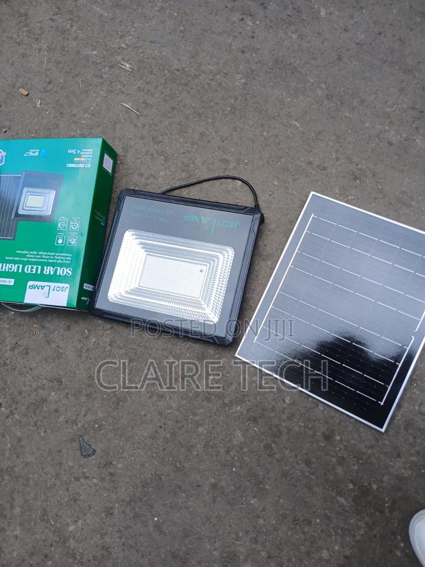 JSOT TM200W Solar Floodlight IP67 – Powerful Outdoor Lighting