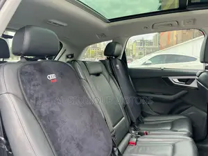 Audi Q7 2019 Pearl