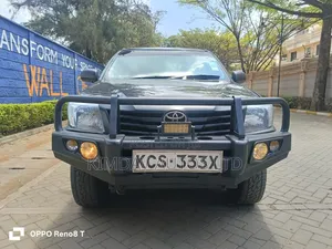 Toyota Hilux 2013 Black