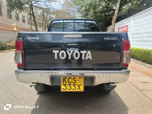 Toyota Hilux 2013 Black