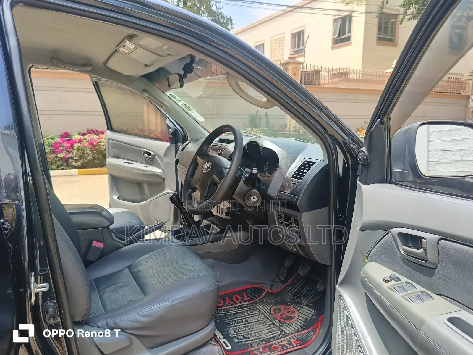 Toyota Hilux 2013 Black