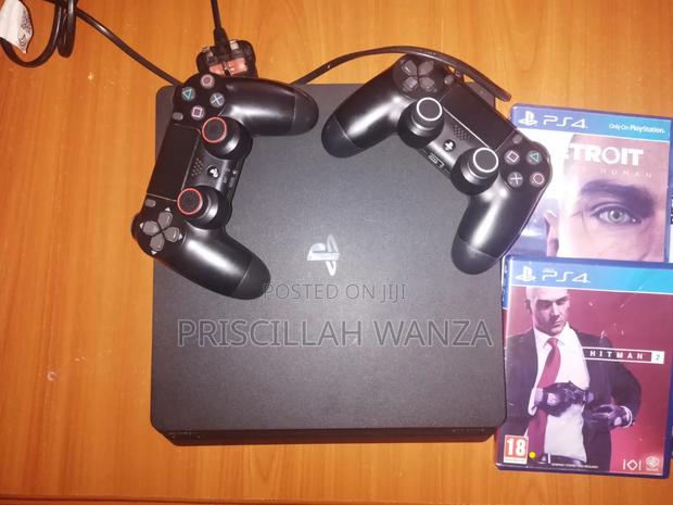 Play Station 4 Pro - main view