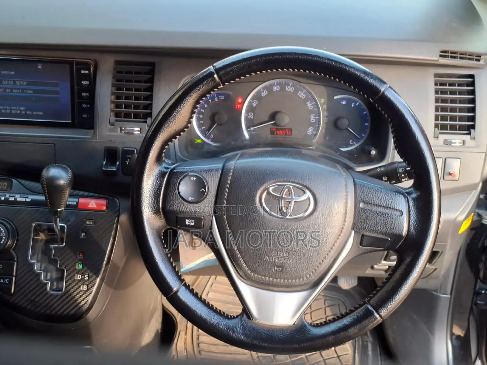 Toyota ISIS 2016 Black