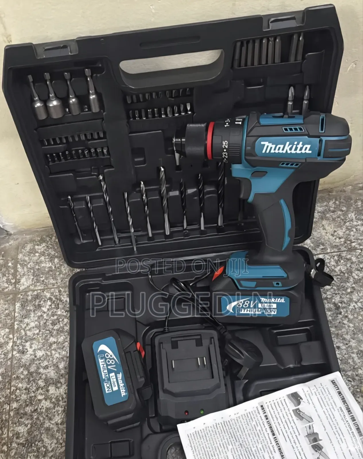 Makita/DeWalt 88V Cordless Drill Kit With a Carrying Case