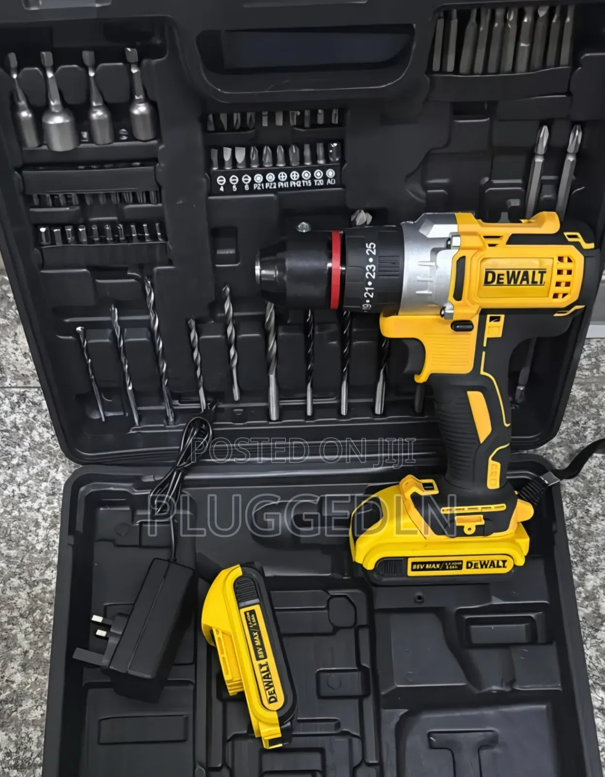 Makita/DeWalt 88V Cordless Drill Kit With a Carrying Case