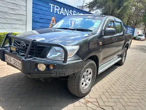 Toyota Hilux 2013 Gray