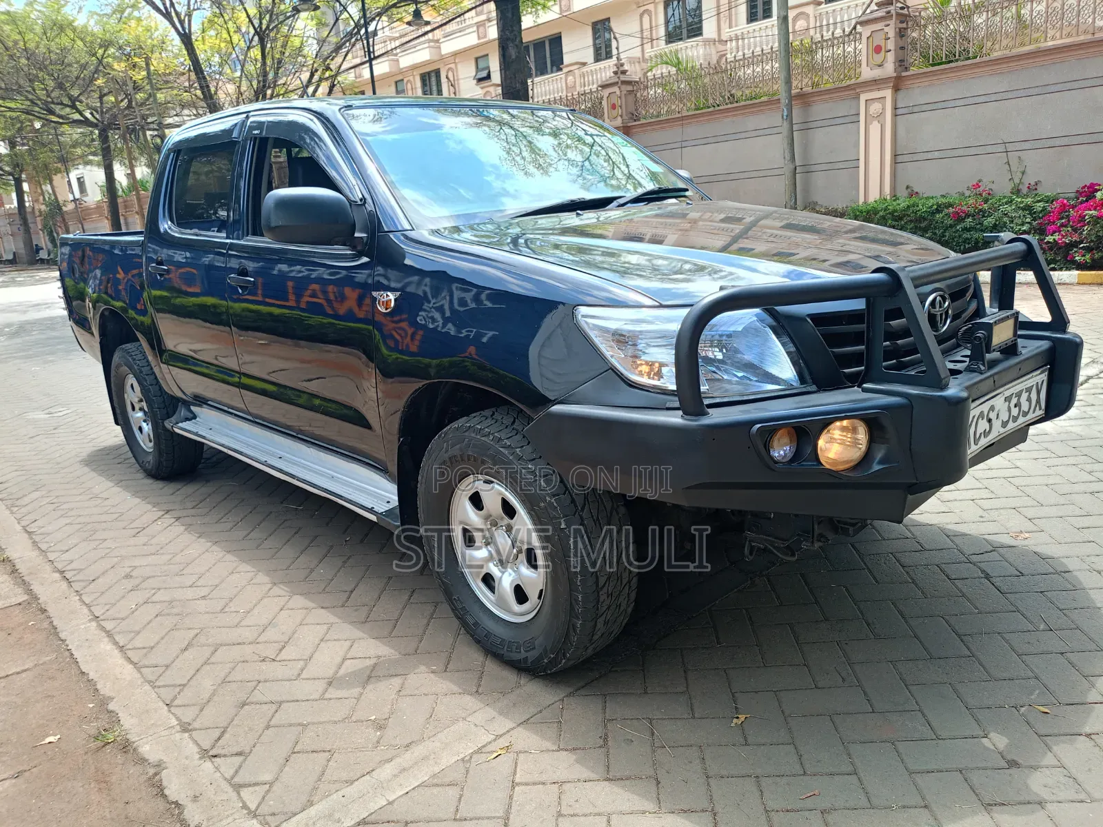 Toyota Hilux 2013 Gray