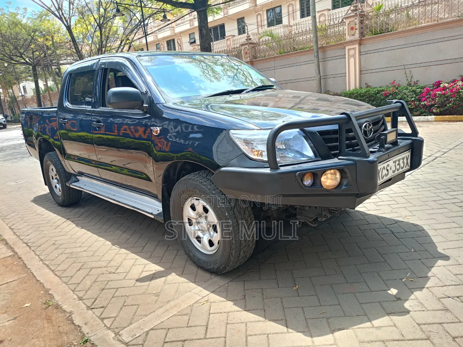 Toyota Hilux 2013 Gray