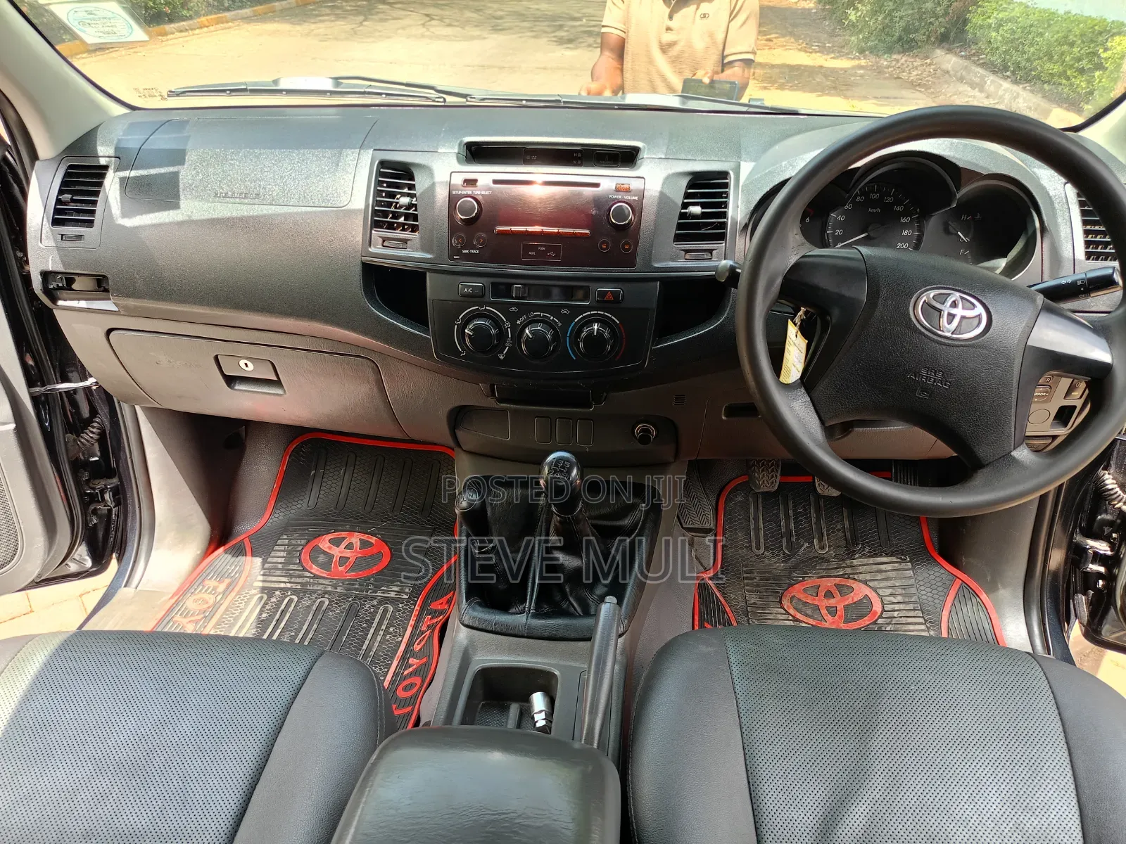 Toyota Hilux 2013 Gray