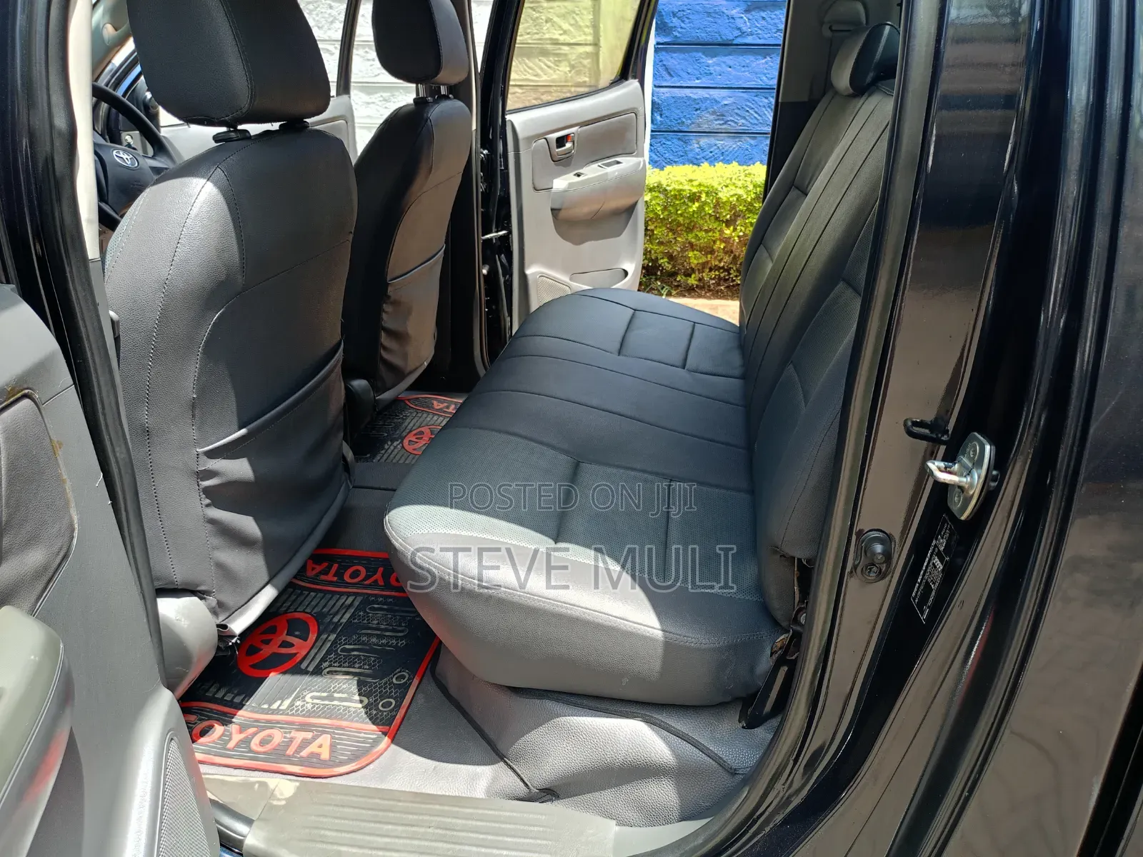 Toyota Hilux 2013 Gray