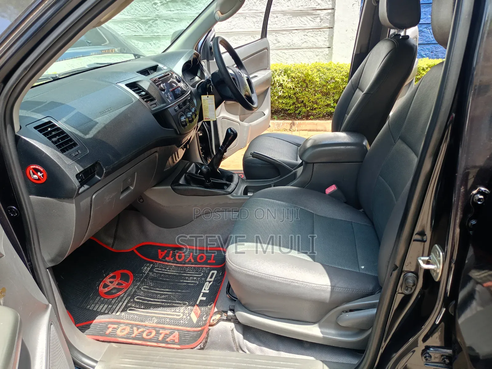 Toyota Hilux 2013 Gray