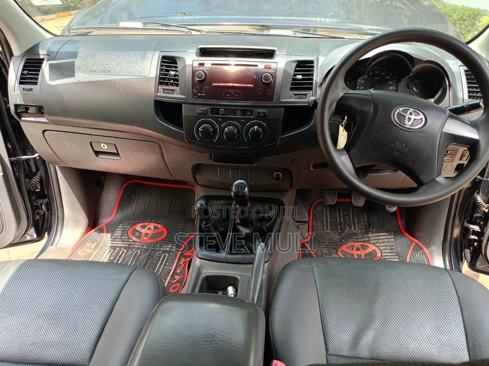 Toyota Hilux 2013 Gray