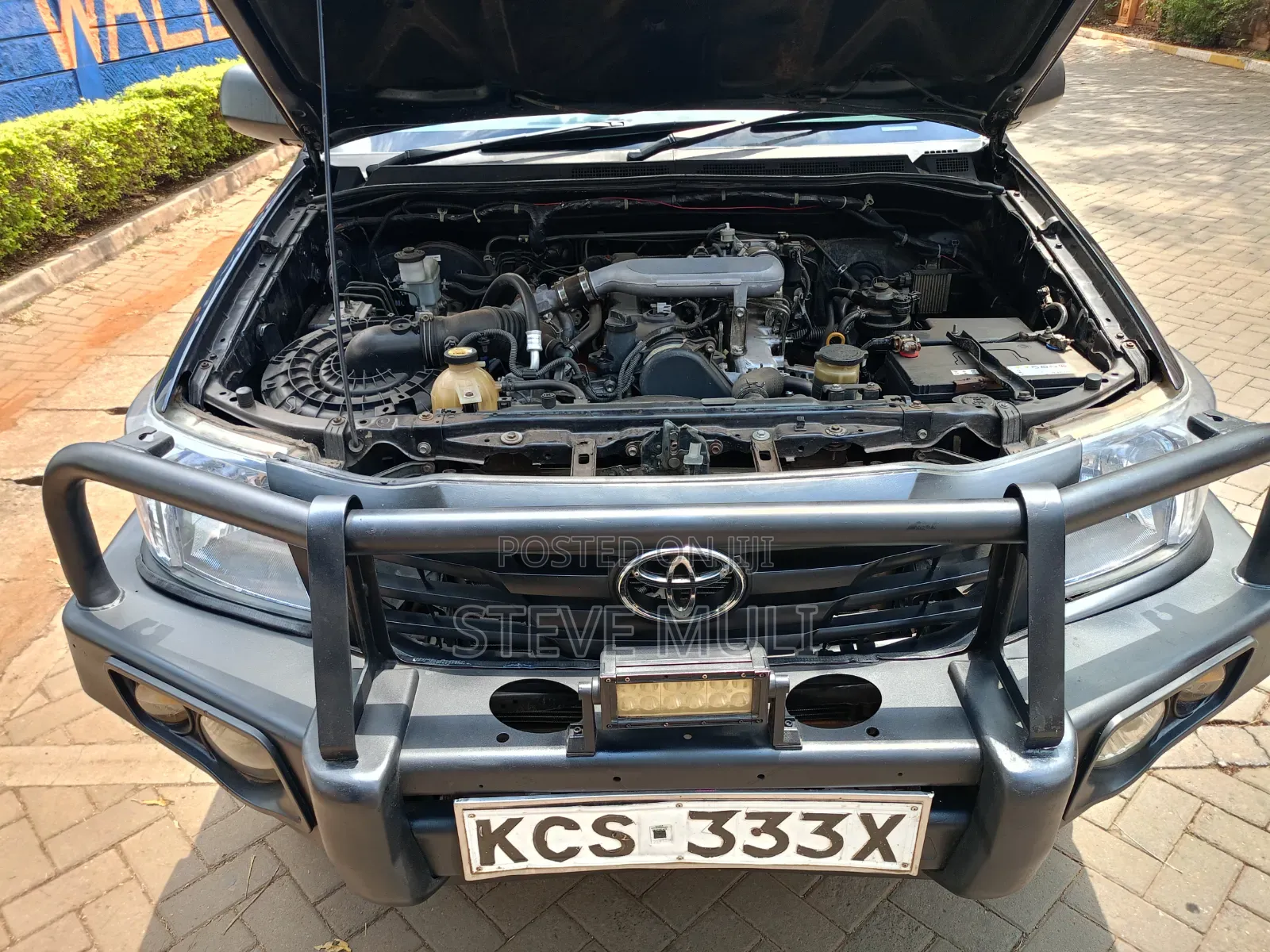 Toyota Hilux 2013 Gray