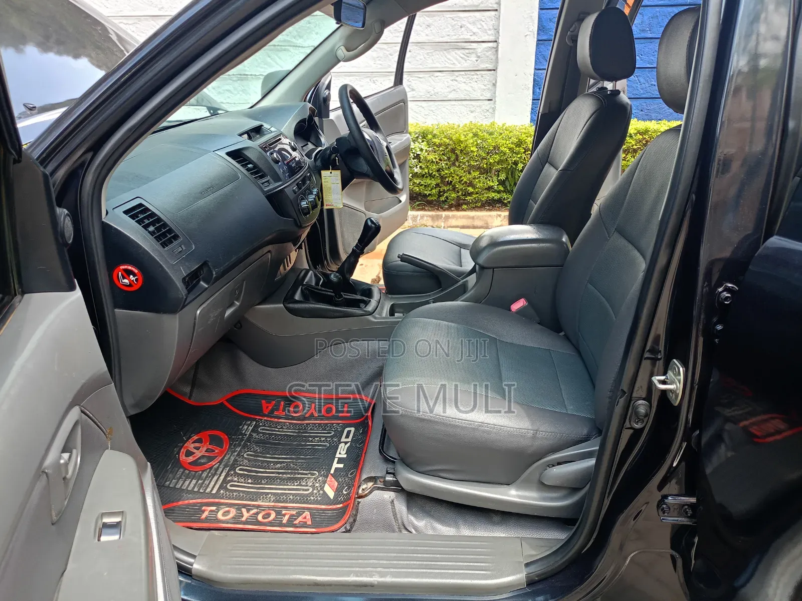 Toyota Hilux 2013 Gray