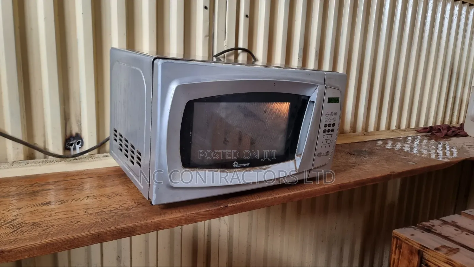 Gently-Used Ramtons Microwave Oven Available Now!