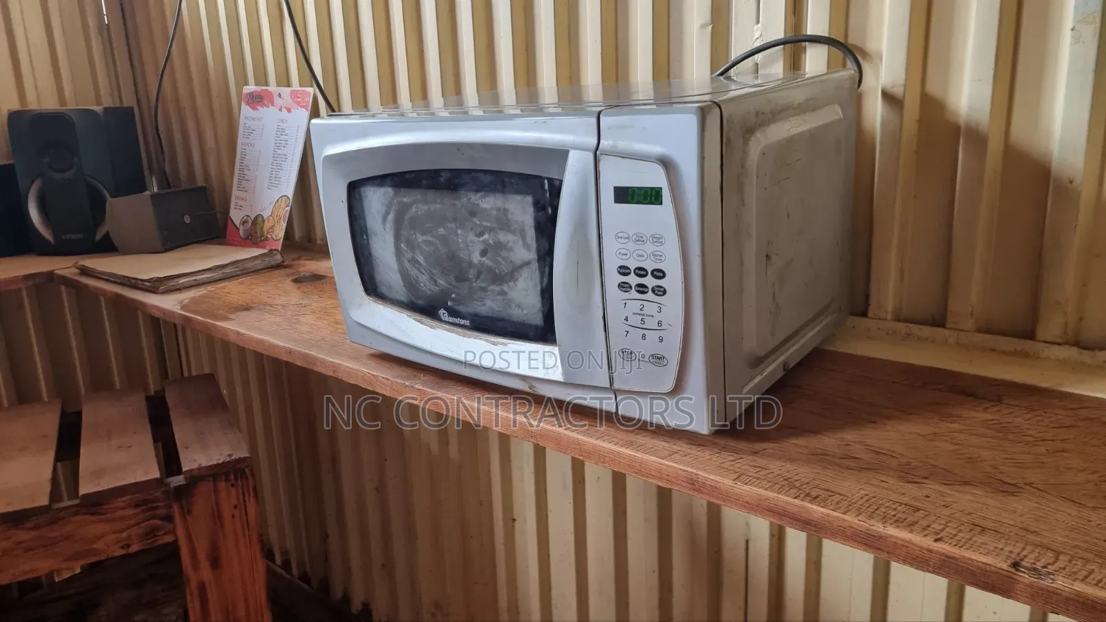 Gently-Used Ramtons Microwave Oven Available Now!