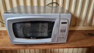 Gently-Used Ramtons Microwave Oven Available Now!