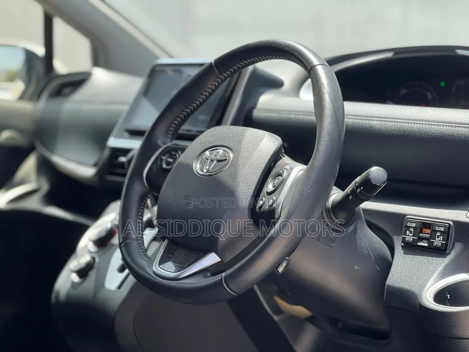 Toyota Sienta 1.5 Hybrid FWD (6-seater) 2020 White