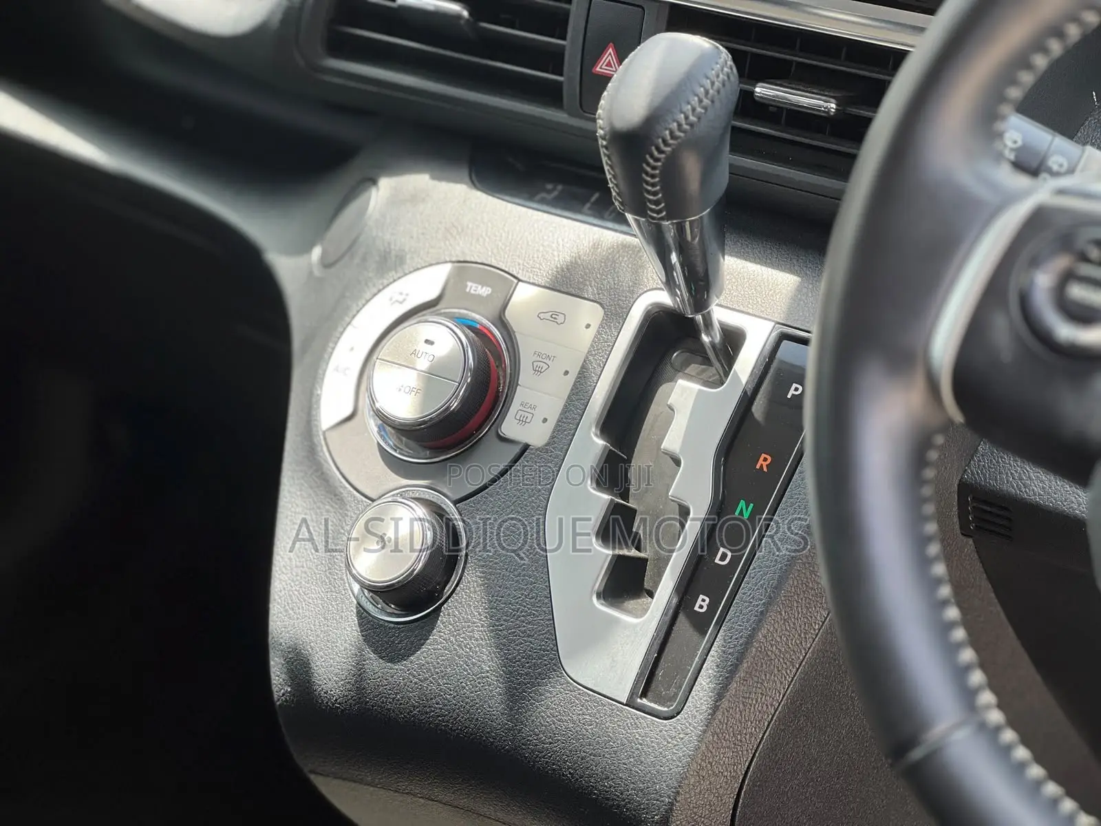 Toyota Sienta 1.5 Hybrid FWD (6-seater) 2020 White