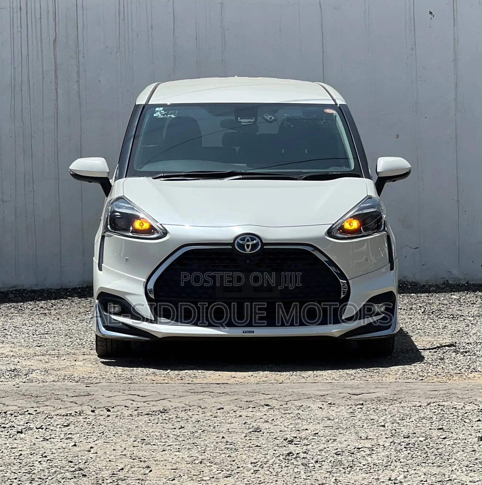 Toyota Sienta 1.5 Hybrid FWD (6-seater) 2020 White