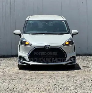 Toyota Sienta 1.5 Hybrid FWD (6-seater) 2020 White