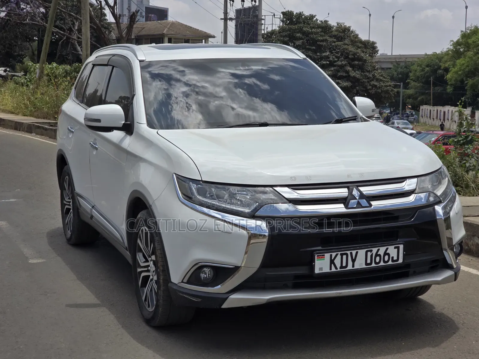 Mitsubishi Outlander 2016 White