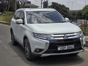 Mitsubishi Outlander 2016 White
