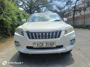 Toyota Vanguard 2010 White