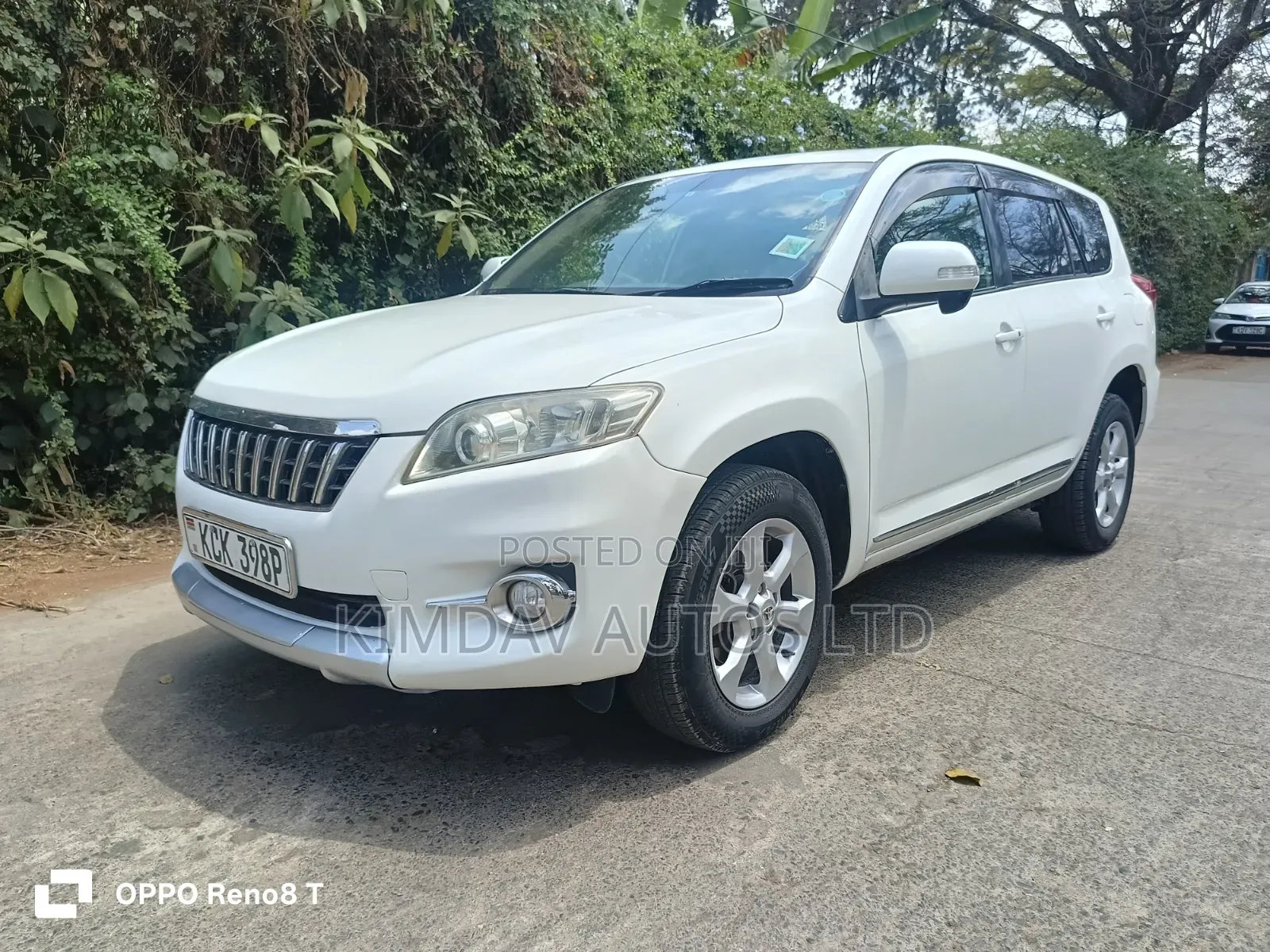 Toyota Vanguard 2010 White