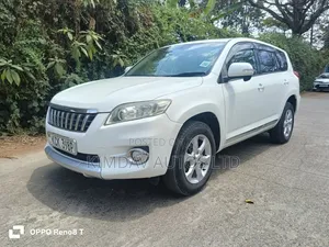 Toyota Vanguard 2010 White